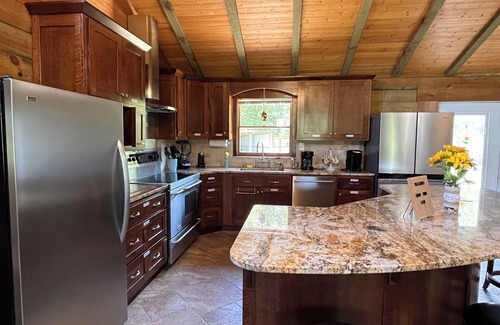 Royal Cabin | Royal Cabin between Lake Quachita and Hot Springs