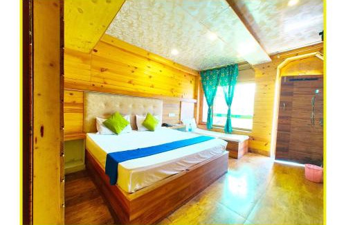 Nainital Hotel | Royal Lakefront Palace PRIME LOCATION NAINITAL HOTEL VINAYAK LAKE VIEW MALL ROAD With #Free Wifi #Balcony #Room Service #Luxury And Spacious Room - A Top Rated Hotel