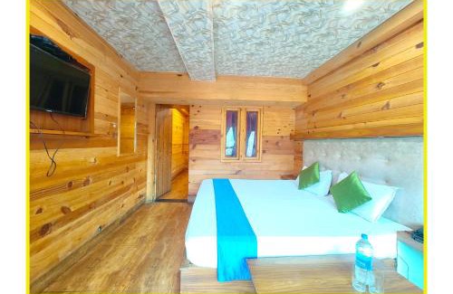 Nainital Hotel | Royal Lakefront Palace PRIME LOCATION NAINITAL HOTEL VINAYAK LAKE VIEW MALL ROAD With #Free Wifi #Balcony #Room Service #Luxury And Spacious Room - A Top Rated Hotel