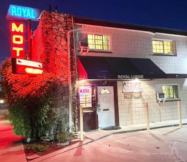 Coalinga Hotel | Royal Lodge