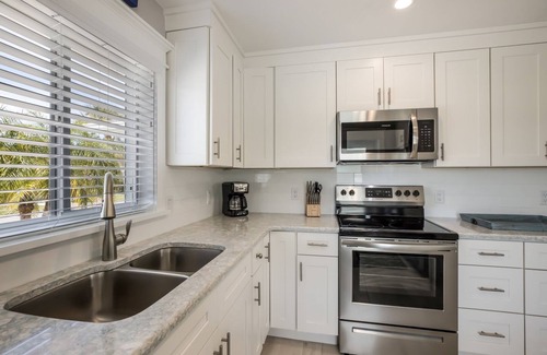 Holmes Beach House | Royal Palm: Pool, 2 Blocks to Beach, Close to Dining & Shopping by Anna Maria Life Vacation Rentals