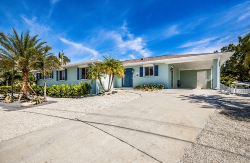 Holmes Beach House | Royal Palm: Pool, 2 Blocks to Beach, Close to Dining & Shopping by Anna Maria Life Vacation Rentals