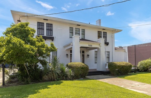 Greater Belhaven House | Royal Resort