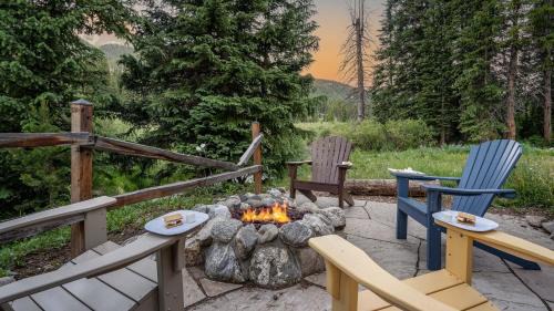 Blue River House | Royal Retreat