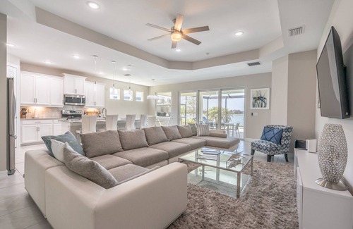 Naples House | Royal Stag Naples Reserve