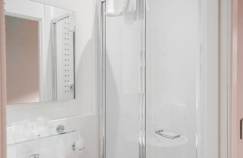 North West Hotel | Royal West End Hotel