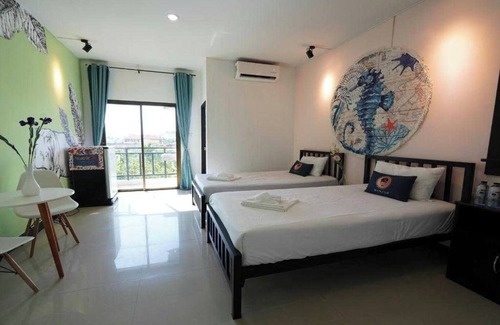 Patong Hotel | RQ Phuket Patong Beach by Collection O