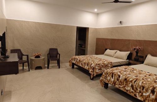 Kodaikanal Bed & Breakfast | RR Holiday Grand