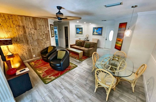 Palm Beach Gardens House | RS Private Suite Heated Pool, Kayak, 5min to Juno Beach & Stadiums