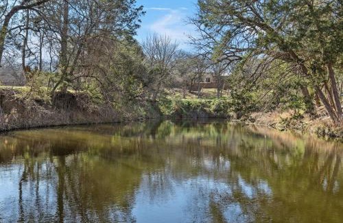 Lacy-Lakeview House | Ruby Dell Ranch - Just 10 mins from downtown Waco