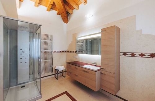 Badia Calavena Bed & Breakfast | Ruby, room with bathroom.Villa Riva, tranquility,at the foot of the Little Dolomites.