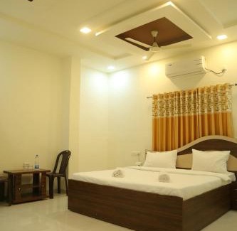 Satara Hotel | Rudraksh Nagthane