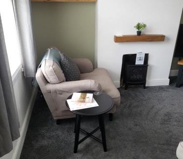 Rugby House | Rugby town centre house close to rugby train station and rugby school