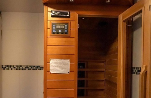 Brilon-Wald House | Ruim Vakantiehuis met een Grote Tuin en Wellness