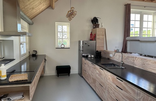 Municipality of Culemborg House | Ruime, Ouderwets Gezellige Voormalige Schuur Midden in de Natuur