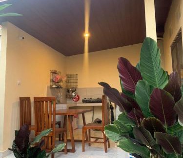 Peliatan House | Rumah Wide Home Stay