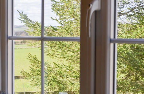 Tetford Cottage | Run for the hills and hideaway in your very own shepherds bothy.