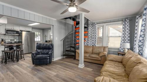 Crescent Beach House | Runaway Bay - 3rd Row - Beach House - Crescent Beach