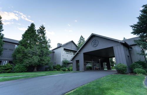Klamath Falls Cabin | Running Y Ranch Golf & Spa Resort