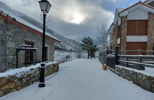 Llanaves de la Reina House | Rural accommodation with fireplace, in Picos de Europa