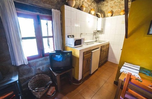 Montederramo Cottage | Rural apartment Caserío da Castiñeira for 2 people