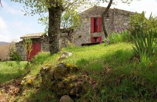Montederramo Cottage | Rural apartment Caserío da Castiñeira for 2 people