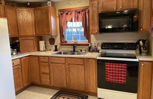 West Milton House | Rural cozy and quaint farmhouse with secluded patio and 15 minute drive to town.