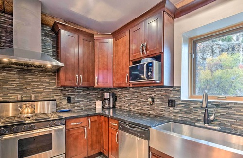 Fruitland Cabin | Rural Fruitland Cabin w/ Decks + ATV Trails!