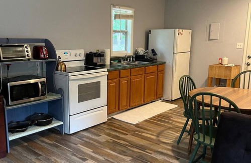 Sunset Road Apartment | Rural fun close to everything in Charlotte
