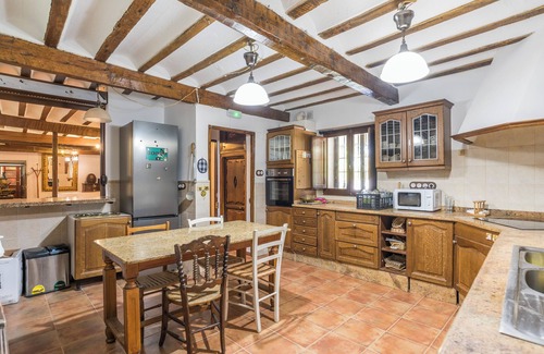 Horcajo de Santiago Cottage | Rural house in the countryside 8-10 people ideal for groups of friends and families.