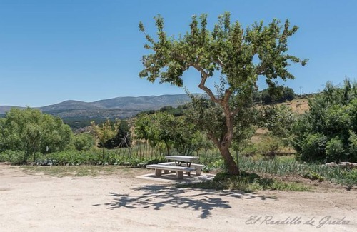 Hoyos del Collado Cottage | Rural house (full rental) El Rondillo de Gredos for 6 people
