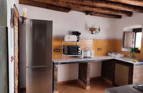 Pinos Puente Cottage | Rural house near Granada. Private pool, barbecue and fireplace.