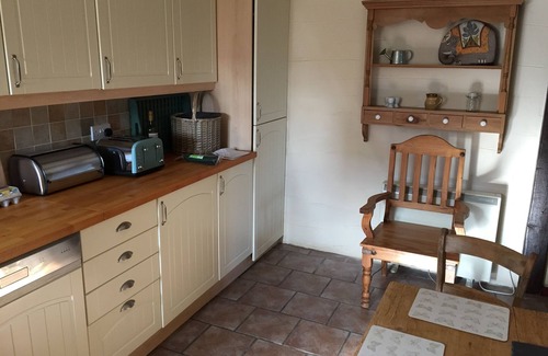 Grampound Cottage | Rural peace close to 6 Roseland beaches, with log burner and summerhouse