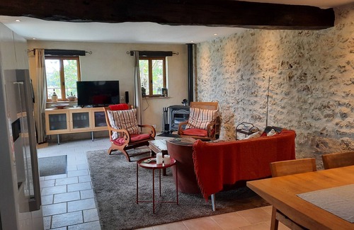 Massels House | Rural vacation home with beautiful views and infinity pool