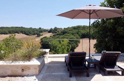 Massels House | Rural vacation home with beautiful views and infinity pool