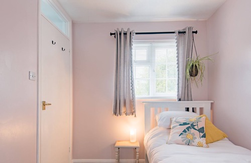 Sandwich House | Rushbrook is a lovely family holiday home, just a short walk into the historic town centre of Sandwi