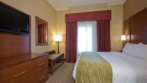 Starkville Hotel | Russell Inn and Suites