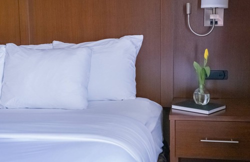 Starkville Hotel | Russell Inn & Suites