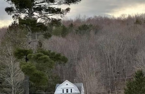 Fleischmanns House | Rustic 3-bedroom farmhouse close to Belleayre