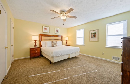 Jonesboro House | Rustic 4BR Home In Huge Open Air Space & BKYD Deck