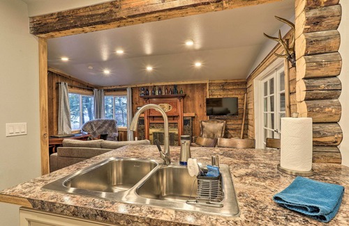 South Addition Apartment | Rustic Anchorage Hideaway: Walk to Coastal Trail!