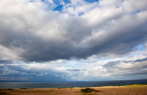St. Andrews Cabin | Rustic cabin 2, sea views from rewilded farm