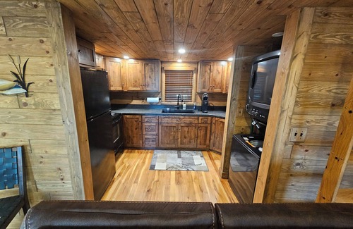 Madison Cabin | Rustic Cabin at Lost Trails