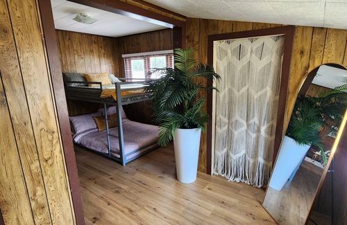 Mineral Cabin | Rustic cabin w/hot tub and sauna on the lake with Mountain view