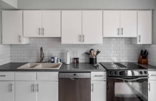 Oak Brook House | Rustic Charm 4 BD/2.5 BA w/ Loft
