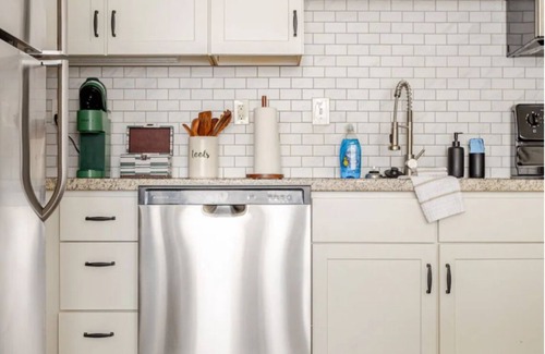 Market East District Apartment | "Rustic Charm in Downtown Indianapolis"