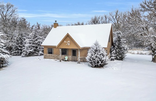 Kearney House | Rustic Cottage Retreat