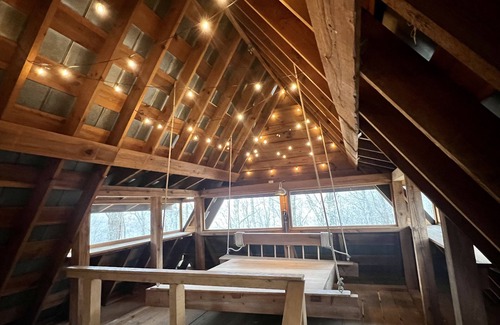 Whites Creek Cabin | Rustic Cozy Cabin, 20 minutes from Downtown Nashville! 30 day minimum stay