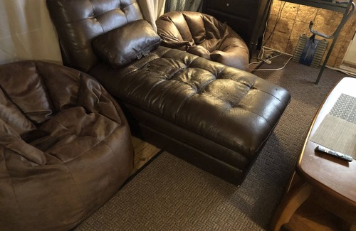 Pleasant Hill Apartment | Rustic Cozy Loft Cabin