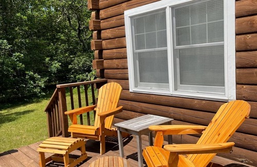 Katama Cabin | Rustic Cozy Log Cabin